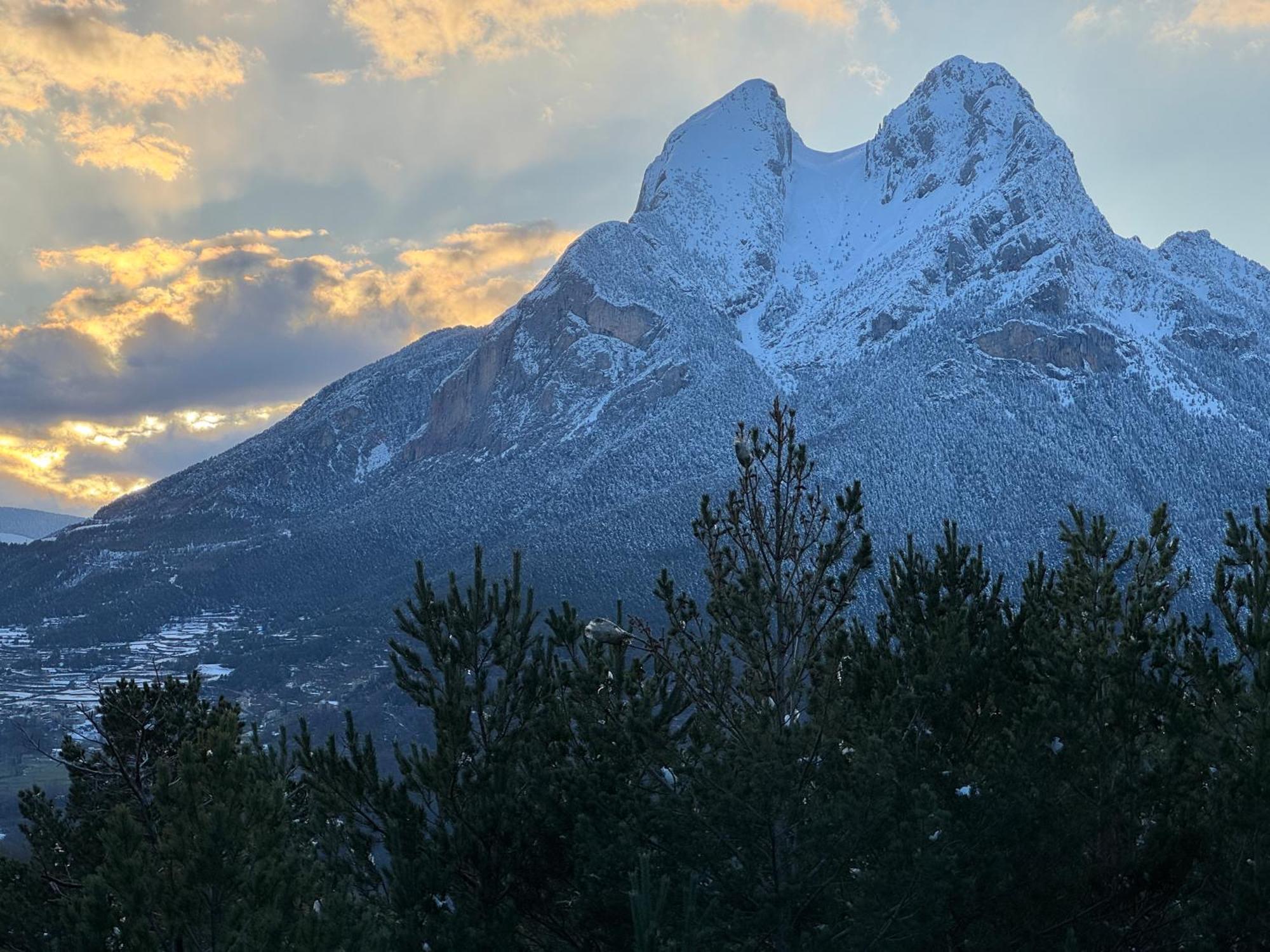 La Cara Nord , Alojamiento Turistico ,Saldes, A Los Pies Del Pedraforca, Apartamento エクステリア 写真